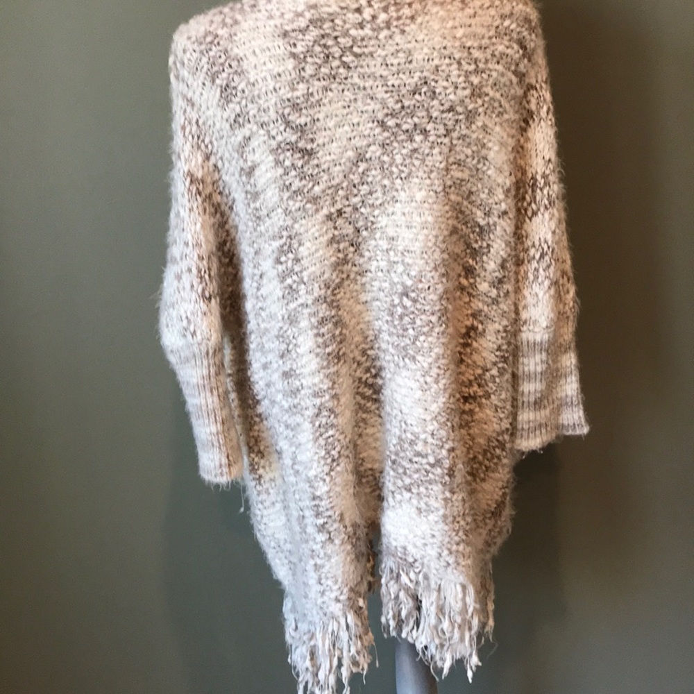 Sweater - Picture 4 of 4